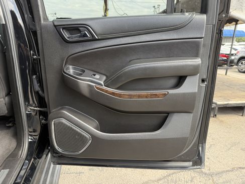 Used 2020 Chevrolet Suburban LT image 18