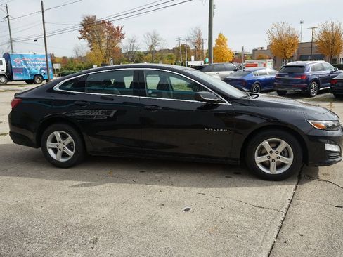 Used 2022 Chevrolet Malibu LT image 4
