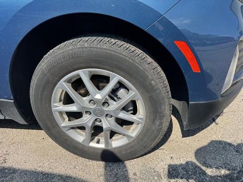 Used 2024 Chevrolet Equinox LT image 2