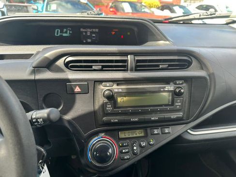 Used 2014 Toyota Prius C Two image 19