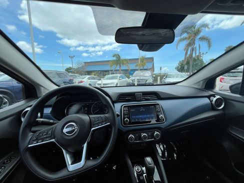 Used 2025 Nissan Versa SV FWD image 33