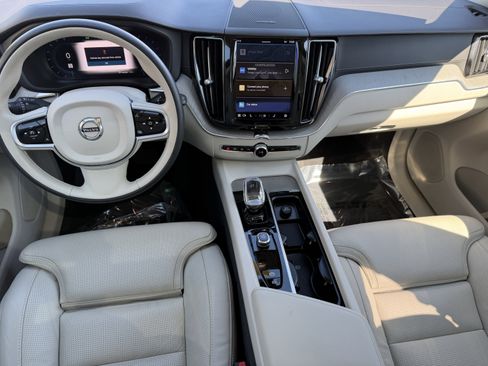 Certified 2023 Volvo XC60 B5 Ultimate w/ Protection Package Premier image 13