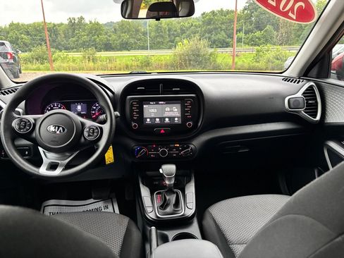 Used 2021 Kia Soul LX FWD image 13