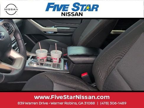 Used 2023 Ford Explorer XLT RWD image 12