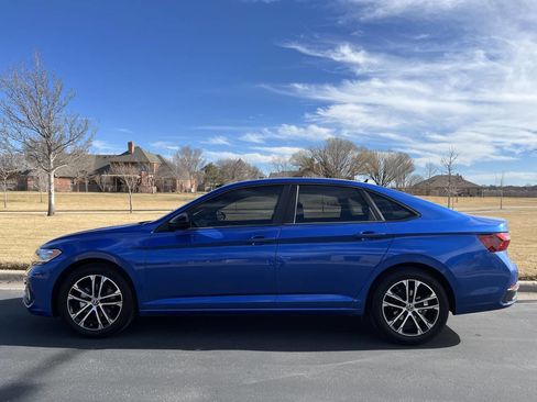 Used 2022 Volkswagen Jetta Sport image 7