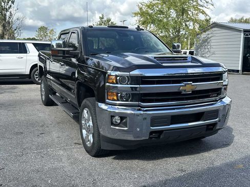 Used 2018 Chevrolet Silverado 2500 LTZ w/ Duramax Plus Package AWD/4WD image 8