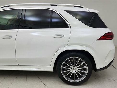 Used 2025 Mercedes-Benz GLE 350 4MATIC w/ AMG Line Exterior image 10
