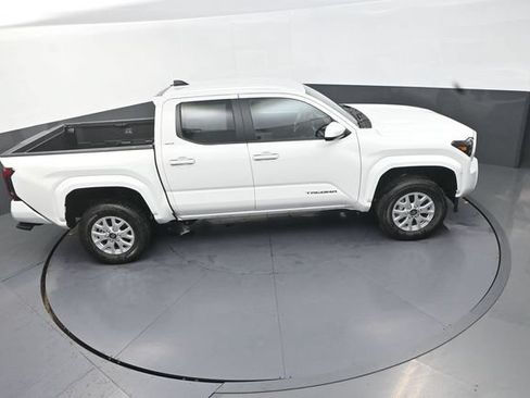 Used 2026 Toyota Tacoma SR5 AWD/4WD image 29