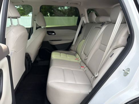 Used 2023 Nissan Rogue SL AWD/4WD image 27