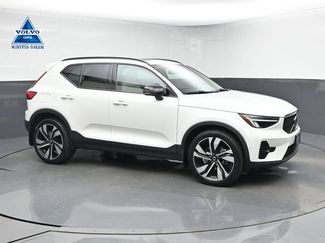 Used 2023 Volvo XC40 B5 Plus w/ Driver Assist Package AWD/4WD video 1