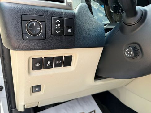 Used 2020 Lexus GX 460 Premium w/ Premium Package AWD/4WD image 30