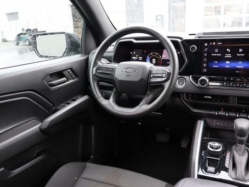 Used 2024 Chevrolet Colorado Trail Boss w/ Technology Package AWD/4WD image 13