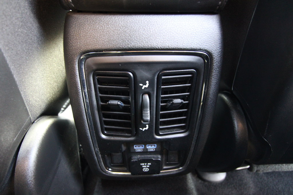 Used 2020 Jeep Grand Cherokee Limited w/ Premium Lighting Group AWD/4WD image 39