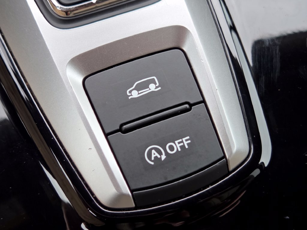 Certified 2018 Honda Pilot Touring image 16