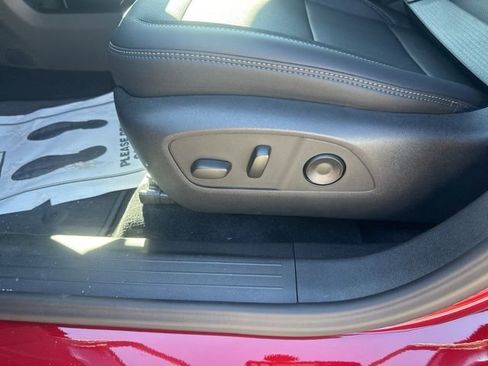 New 2026 Chevrolet Equinox EV LT image 17