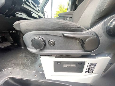 Used 2025 Mercedes-Benz Sprinter 2500 image 16