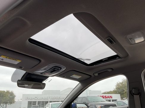 Used 2025 Hyundai Elantra SEL image 19