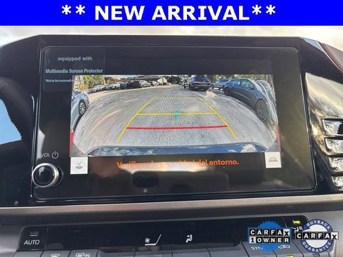 Used 2025 Toyota Camry SE image 11