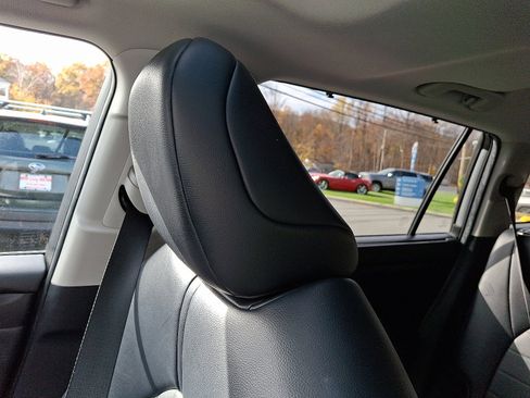 Used 2023 Toyota Highlander L image 17