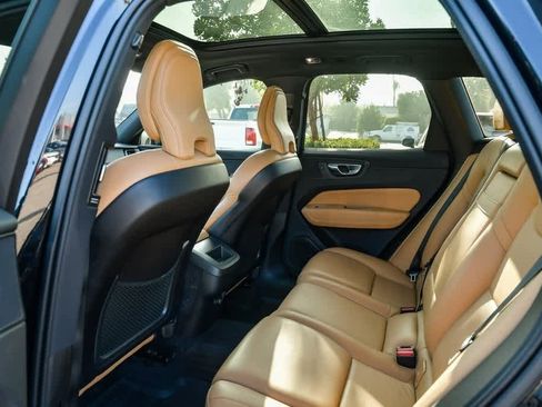 Used 2019 Volvo XC60 T6 Momentum w/ Advanced Package image 19