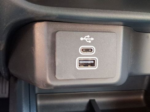 New 2025 Ford Maverick XL w/ Equipment Group 102A image 17