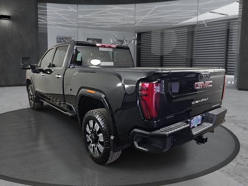Used 2024 GMC Sierra 3500 Denali w/ Denali Reserve Package AWD/4WD image 8