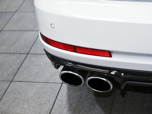 Used 2022 Audi S8 w/ S8 Comfort Plus Package image 99