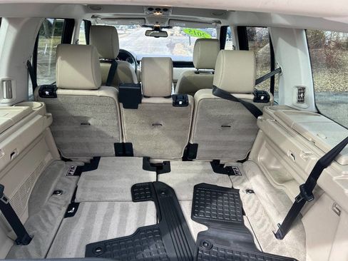 Used 2015 Land Rover LR4 HSE image 19