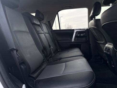 Used 2018 Toyota 4Runner SR5 Premium image 28