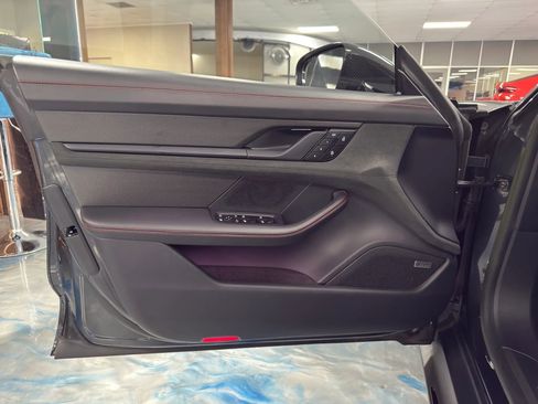 Used 2022 Porsche Taycan GTS image 9