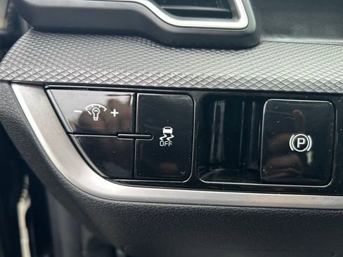 Used 2025 Kia Sportage LX AWD/4WD image 20