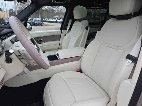 New 2026 Land Rover Range Rover Long Wheelbase SE image 16
