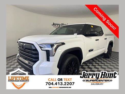 Used 2023 Toyota Tundra SR5 w/ SR5 Convenience Package AWD/4WD image 1