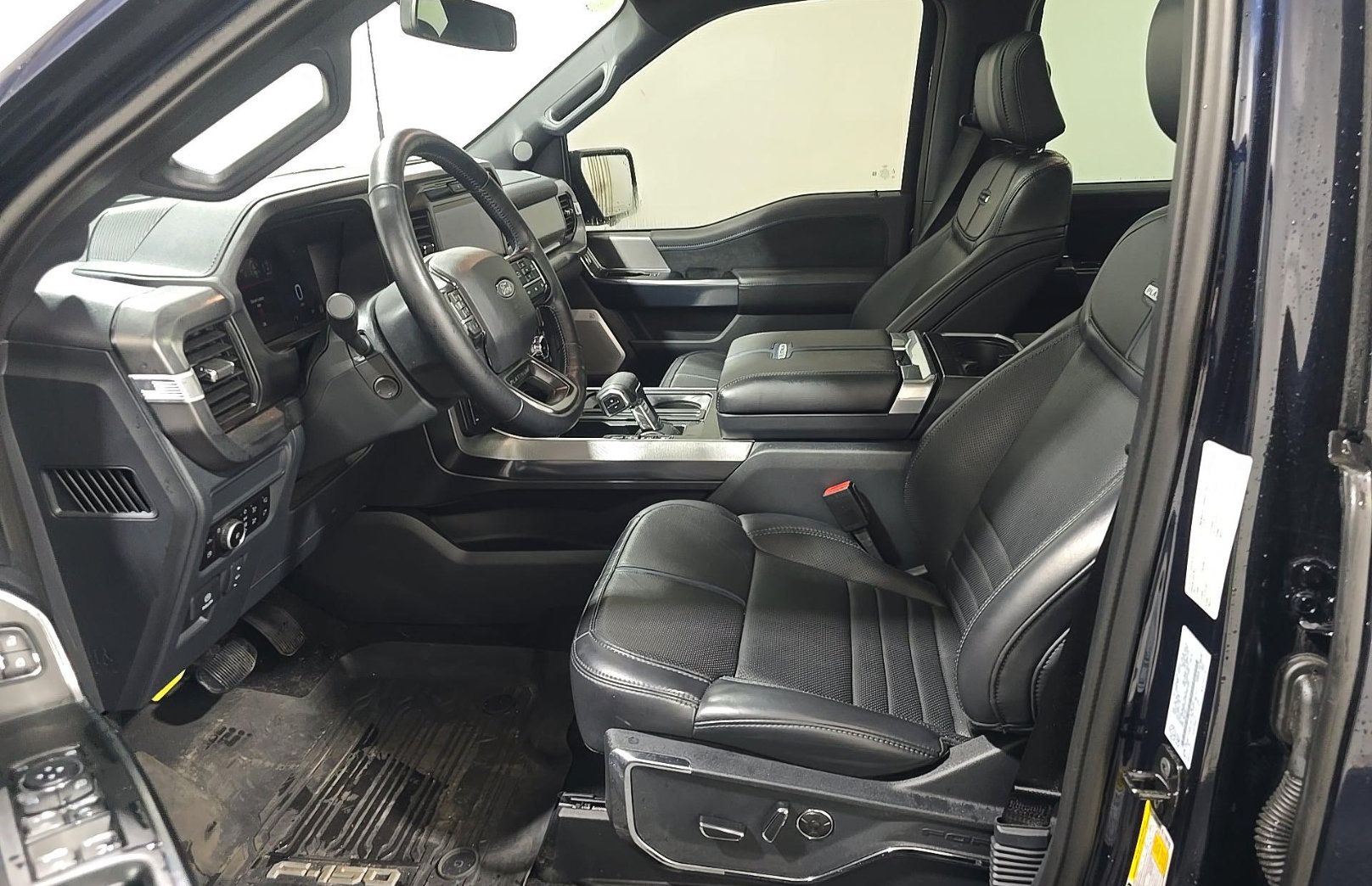 Used 2025 Ford F150 Platinum AWD/4WD image 7