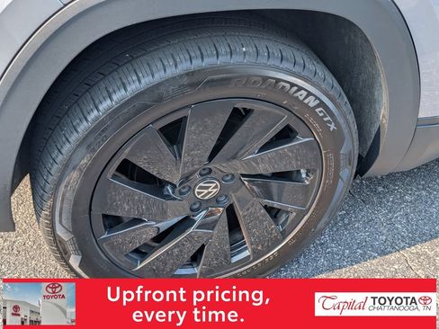 Used 2024 Volkswagen Atlas Cross Sport SE w/ Panoramic Sunroof Package AWD/4WD image 9