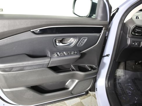 Certified 2025 Honda Pilot Touring image 37
