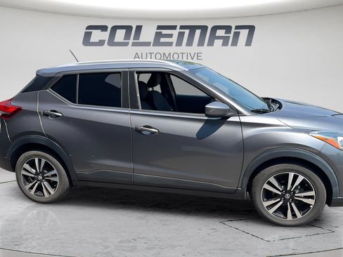 Used 2019 Nissan Kicks SV FWD image 4