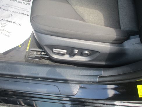 Used 2024 Toyota Camry LE FWD image 12