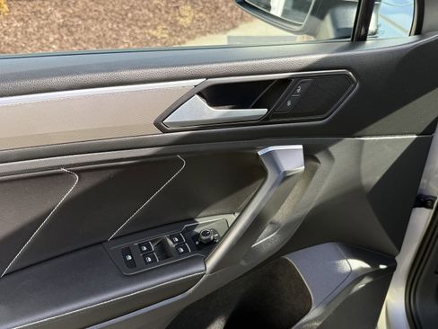 Used 2023 Volkswagen Tiguan SE R-Line image 14