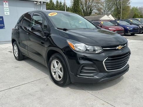 Used 2019 Chevrolet Trax LS w/ Tint and Cruise Package FWD image 3