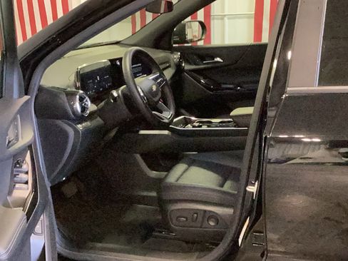 New 2026 Chevrolet Equinox LT w/ Convenience Package II image 9