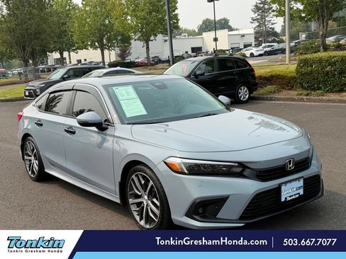 Used 2022 Honda Civic Touring image 1