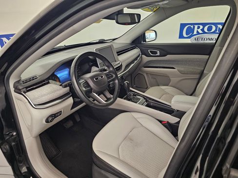 Used 2022 Jeep Compass Latitude w/ Convenience Group FWD image 3