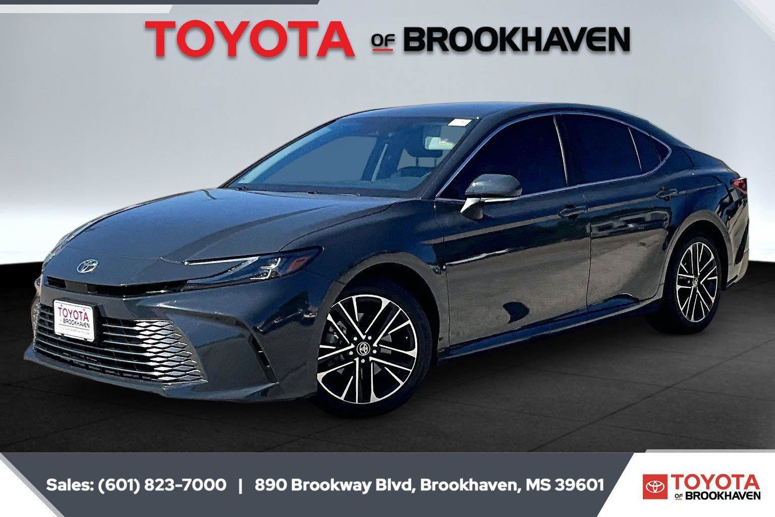Used 2025 Toyota Camry XLE FWD image 10