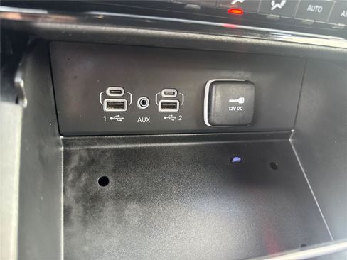 Used 2023 Jeep Grand Cherokee Altitude AWD/4WD image 27