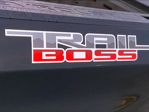 Used 2025 Chevrolet Silverado 1500 LT Trail Boss w/ Convenience Package II AWD/4WD image 28