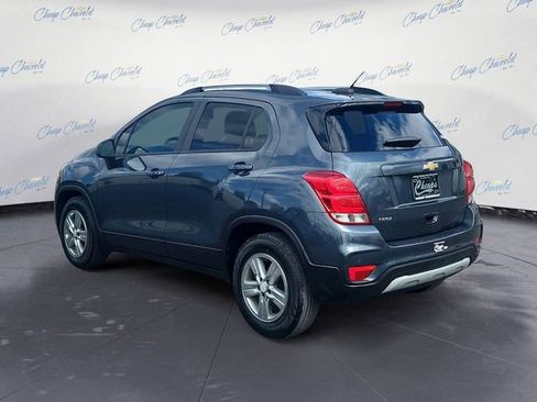 Used 2021 Chevrolet Trax LT w/ Driver Confidence Package FWD image 3