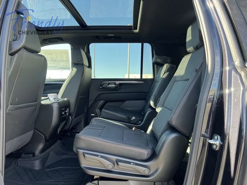 New 2026 Chevrolet Suburban RST w/ RST Capability Package AWD/4WD image 10