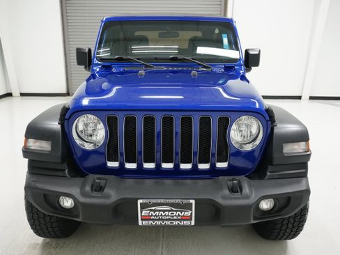 Used 2018 Jeep Wrangler Sport S image 2