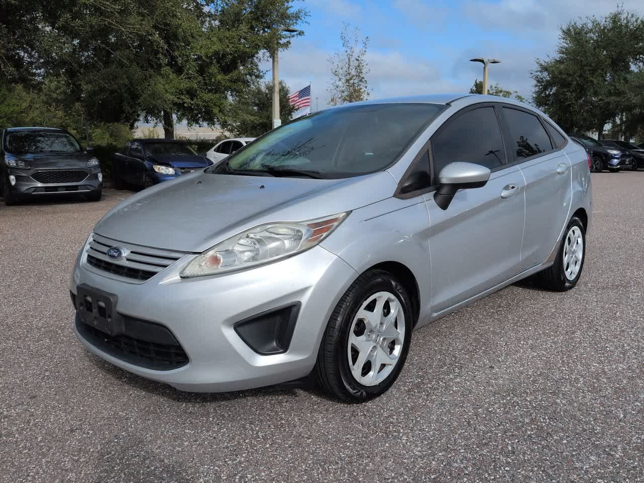 Used 2013 Ford Fiesta S FWD image 2